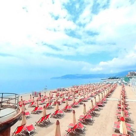 Tra Centro E Mare - Intero Appartamento Con Parcheggio Savona Exterior photo