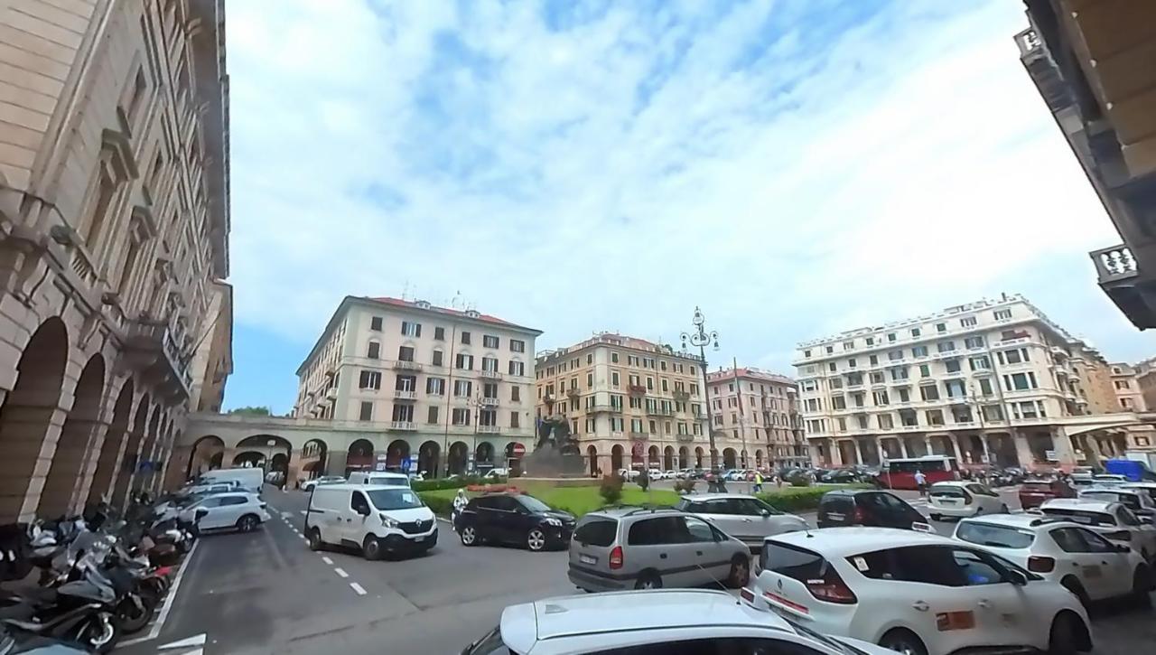 Tra Centro E Mare - Intero Appartamento Con Parcheggio Savona Exterior photo