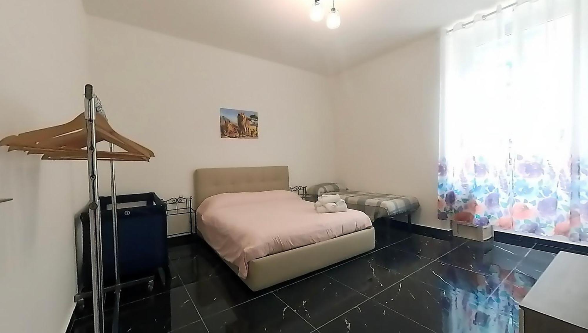 Tra Centro E Mare - Intero Appartamento Con Parcheggio Savona Exterior photo